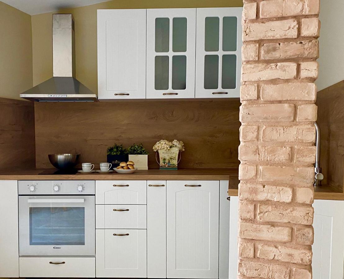 Old Town City Center Apartment Ruse Esterno foto
