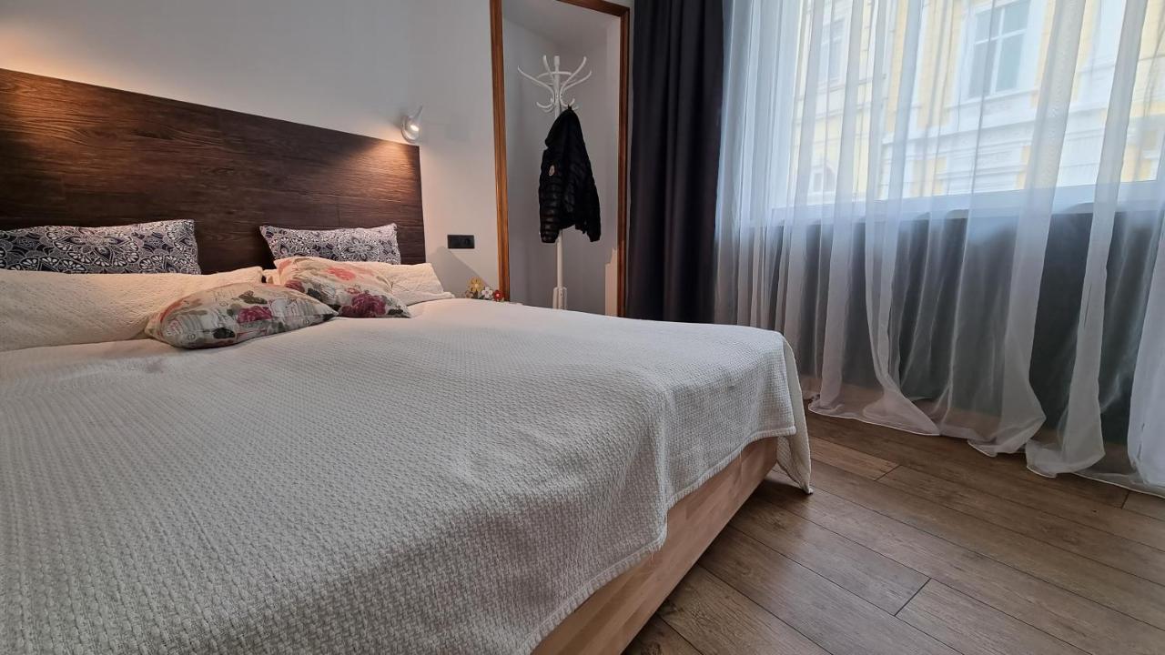 Old Town City Center Apartment Ruse Esterno foto